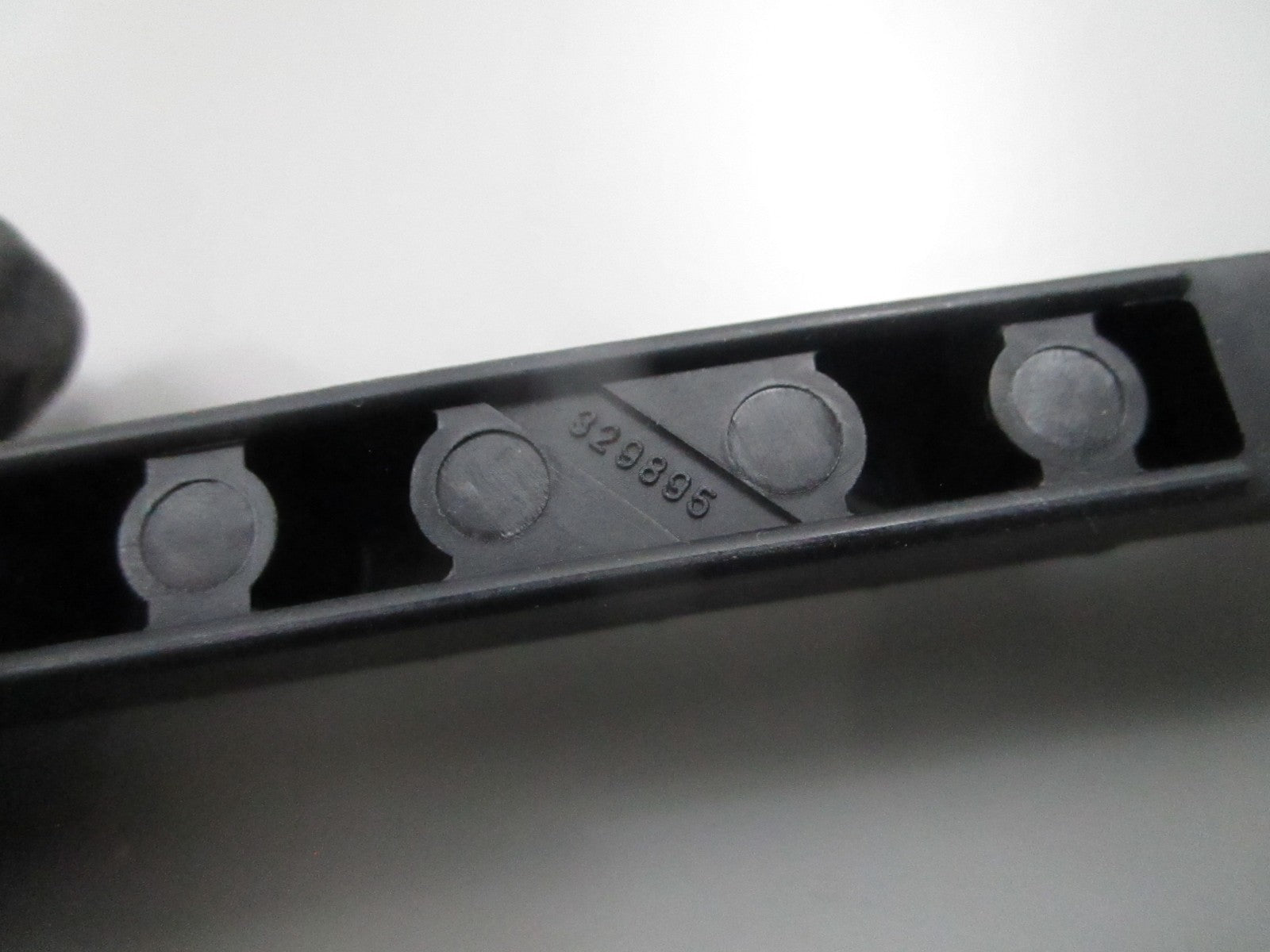 *NEW OEM* 0810 OMC Johnson Evinrude Terminal Block 329895 0329895