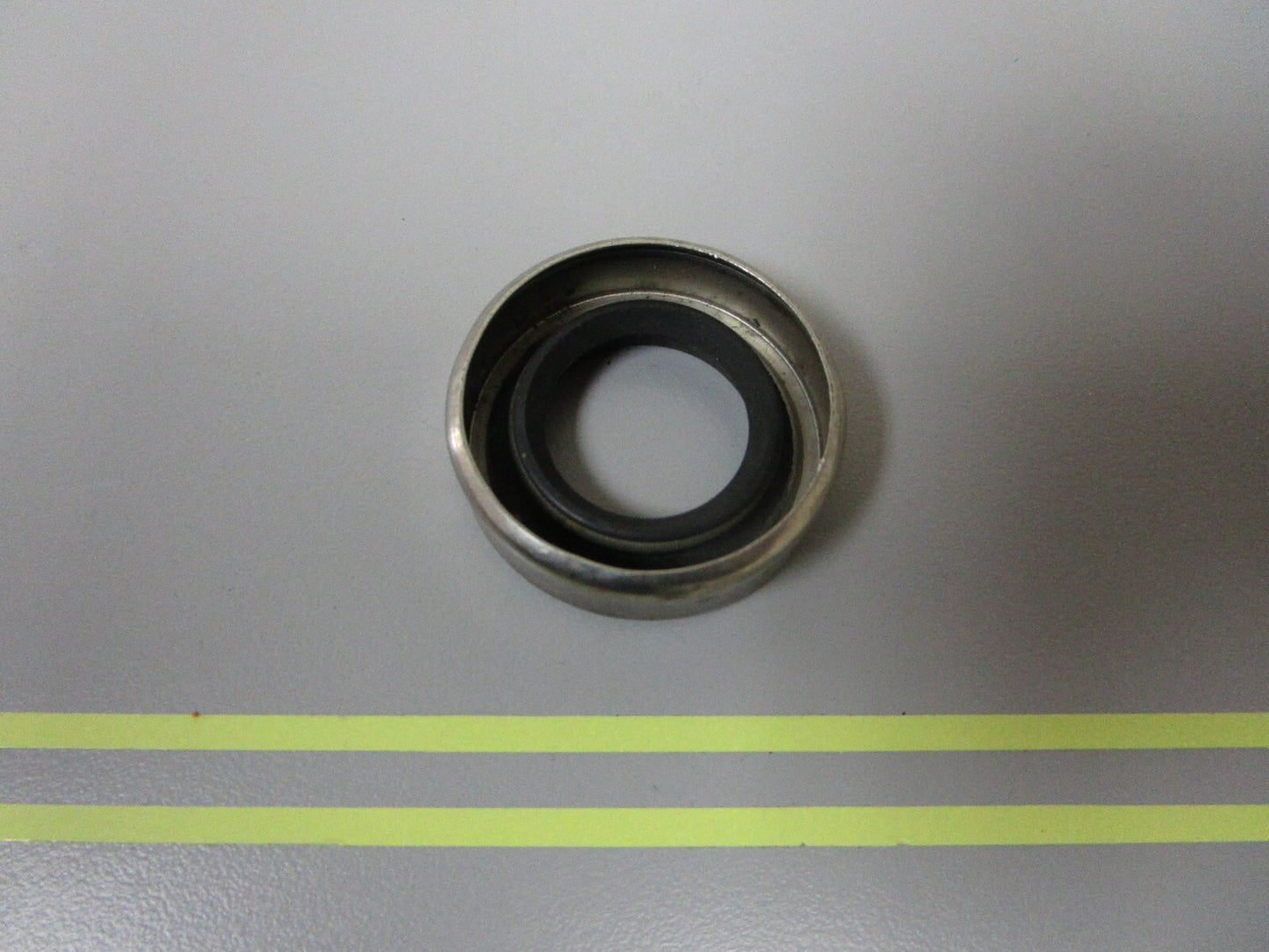 *NEW OEM* 0810 OMC Johnson Evinrude Oil Seal 313285 0313285