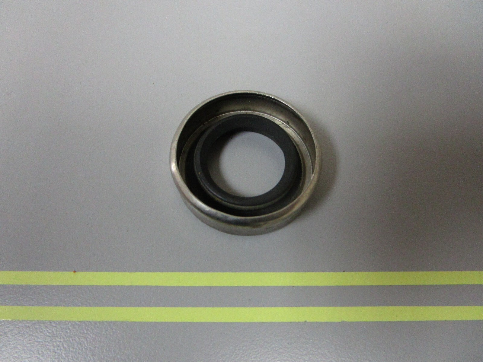 *NEW OEM* 0810 OMC Johnson Evinrude Oil Seal 313285 0313285