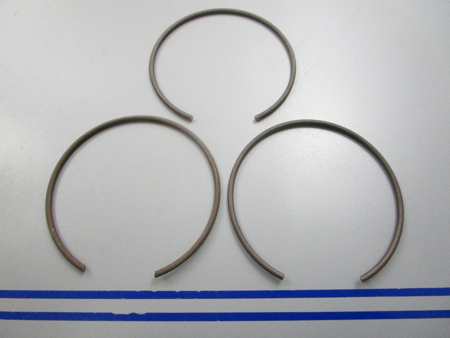 NEW OEM (LOT OF 3) 305558 0305558 OMC Johnson Evinrude Retaining Ring 0810