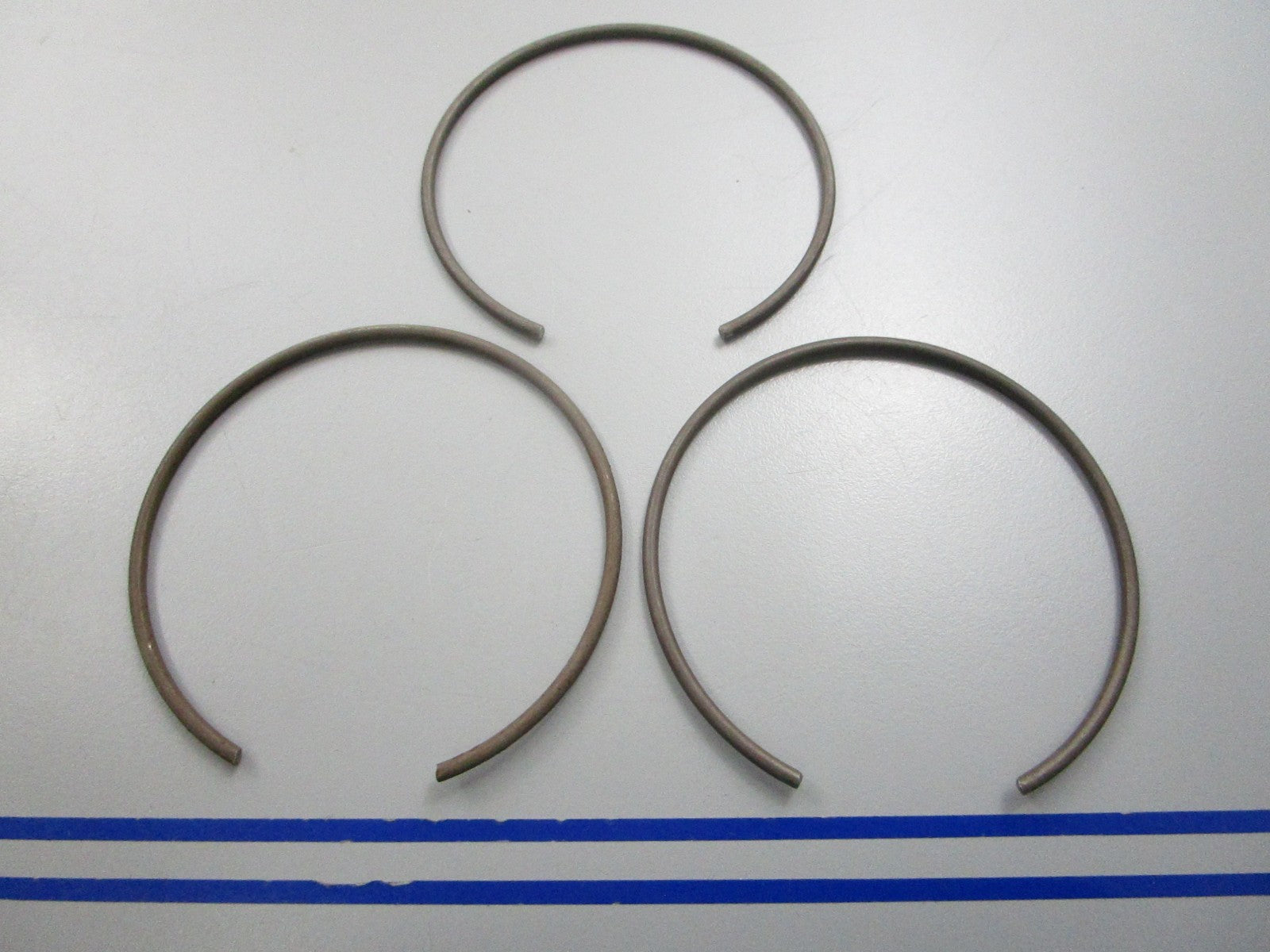 NEW OEM (LOT OF 3) 305558 0305558 OMC Johnson Evinrude Retaining Ring 0810