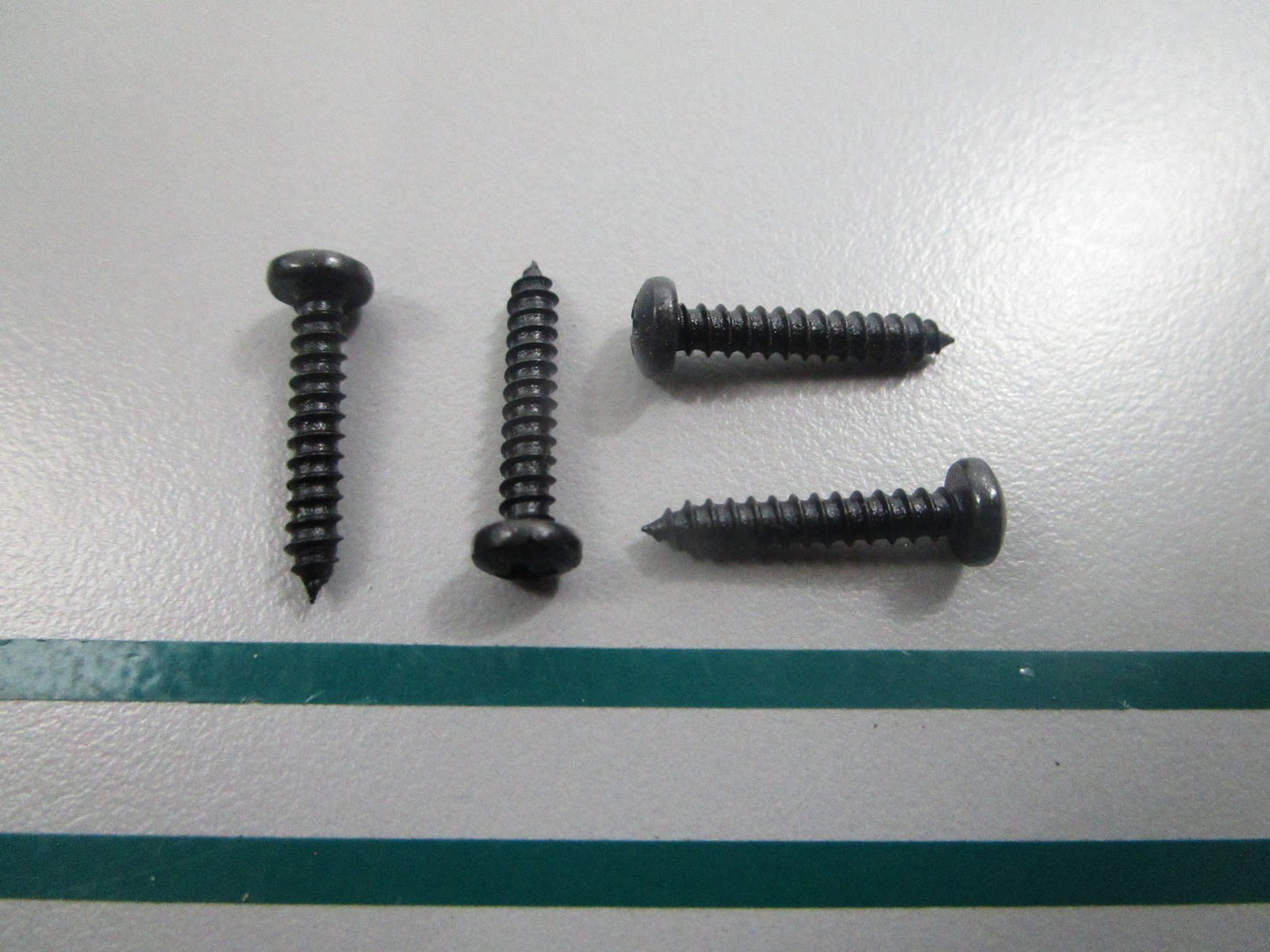 NEW (LOT OF 4) 250000098 Ski-Doo Screw 0810