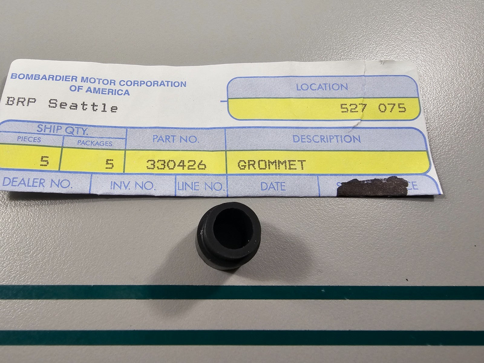 NEW OEM 330426 0330426 OMC Johnson Evinrude Grommet 0810