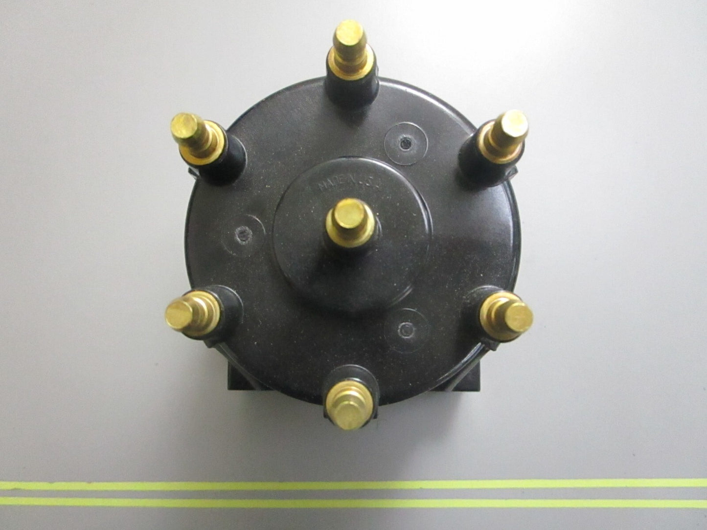 *NEW OEM* 0810 Volvo Penta Distributor Cap 3854331