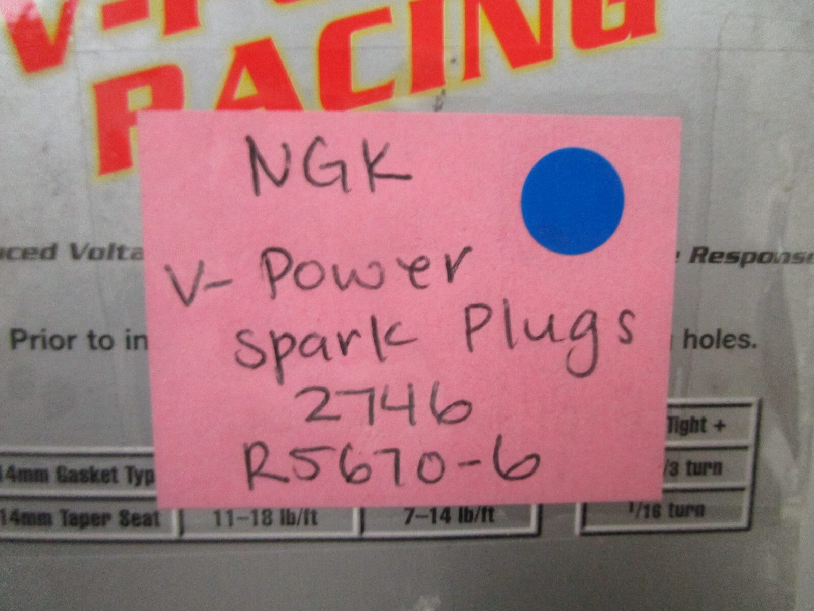 *NEW* (LOT OF 8) 0810 NGK V-Power Spark Plugs R5670-6 (2746 )