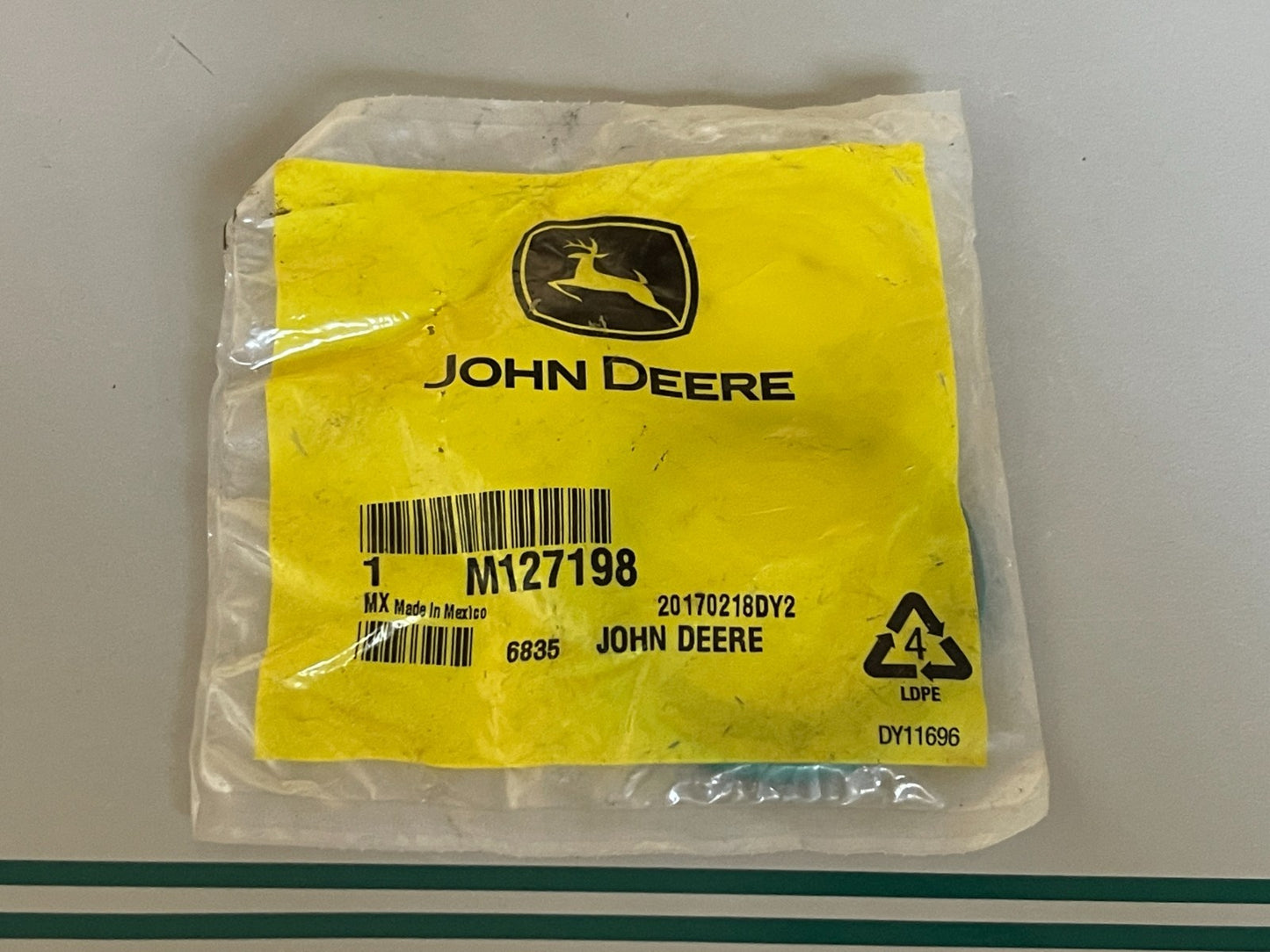 John Deere M127198 NEW OEM Spindle Seal X465 X700 Z900 ZTrak Mower NOS 0720