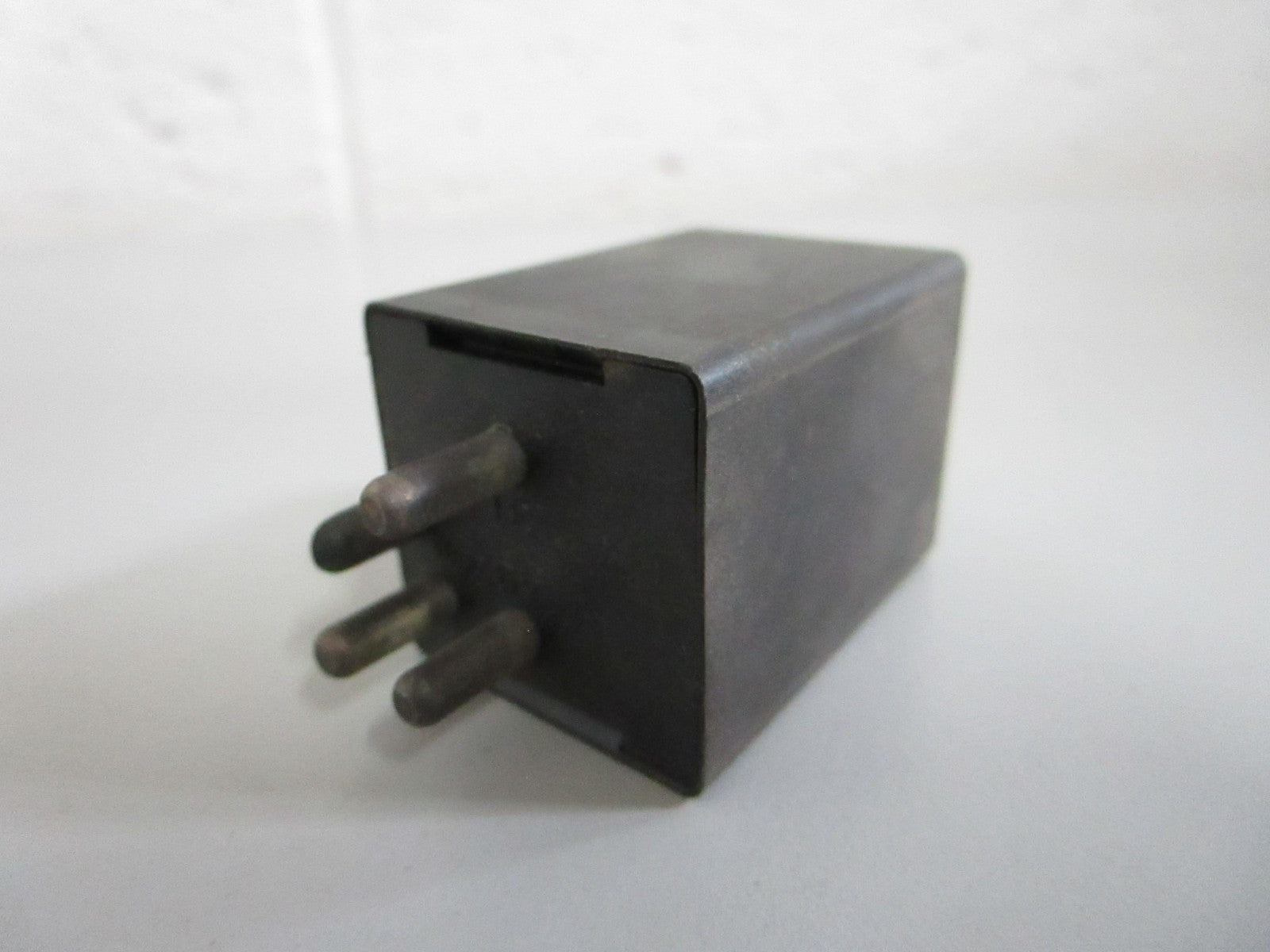 NEW OEM 0008210963 Mercedes-Benz 12V Relay 0820