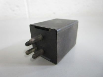 NEW OEM 0008210963 Mercedes-Benz 12V Relay 0820