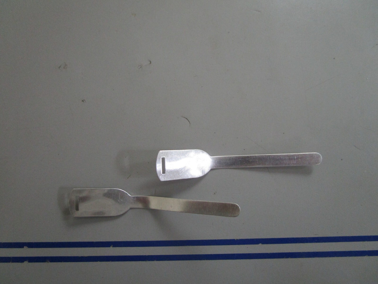 *NEW OEM* (LOT OF 2) 0810 OMC Johnson Evinrude Grommet Strap 305021 0305021