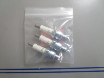 *NEW* (LOT OF 3) 0810 NGK Spark Plug BP8H-N-10