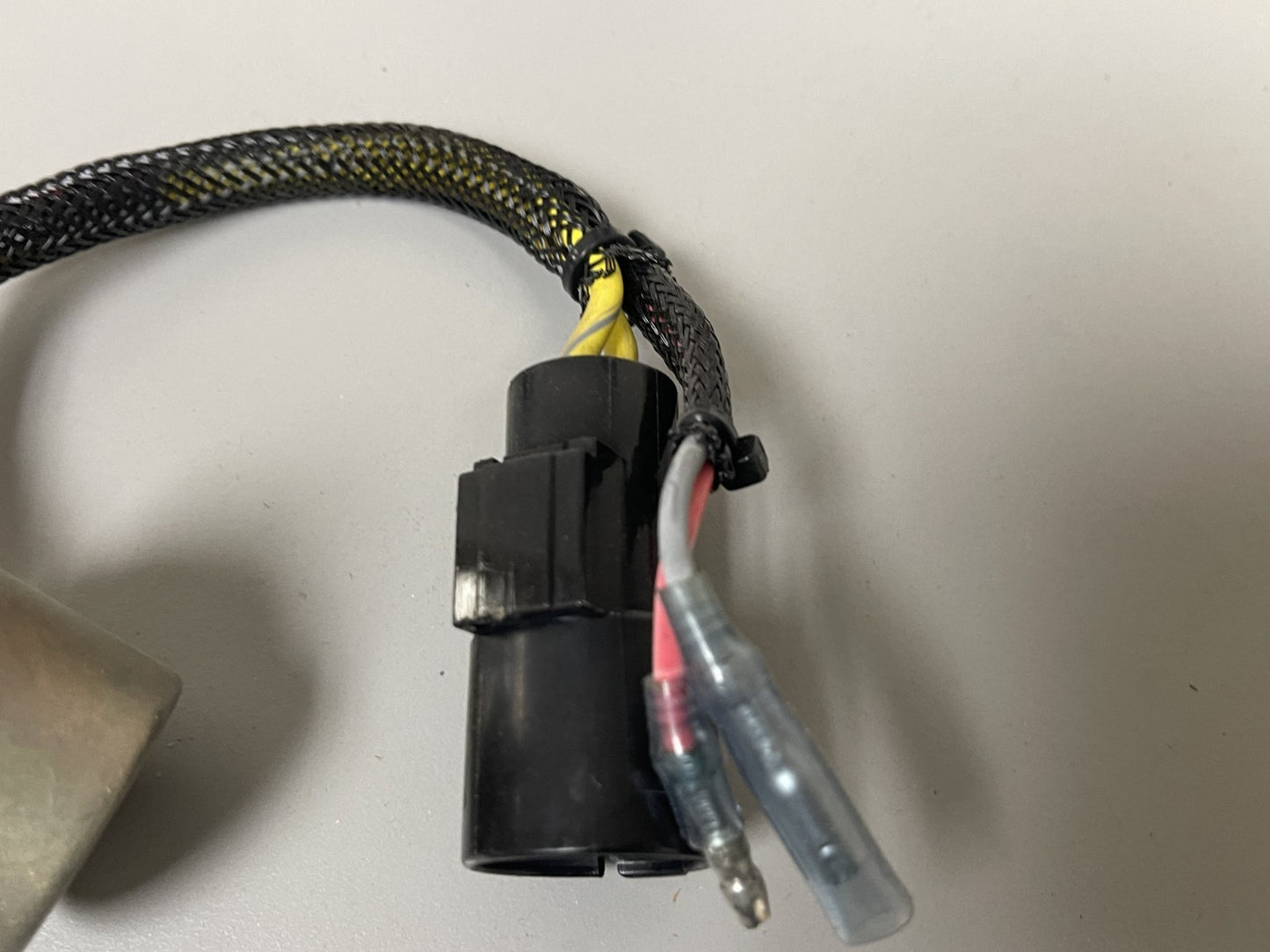 NEW OEM 585081 Johnson Evinrude Rectifier Regulator 0670