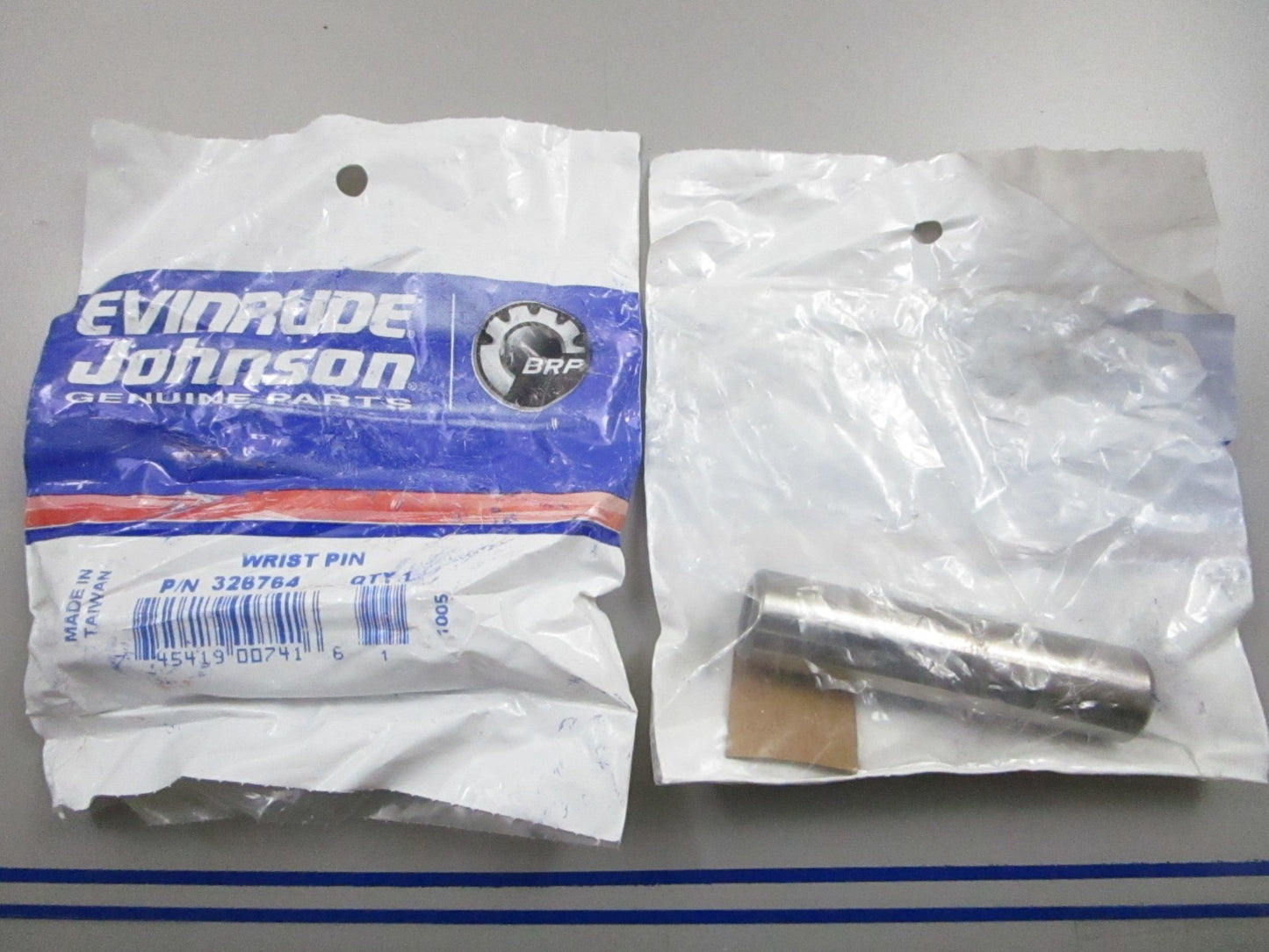 *NEW OEM* (LOT OF 2) 0810 OMC Johnson Evinrude Wrist Pin 326764 0326764