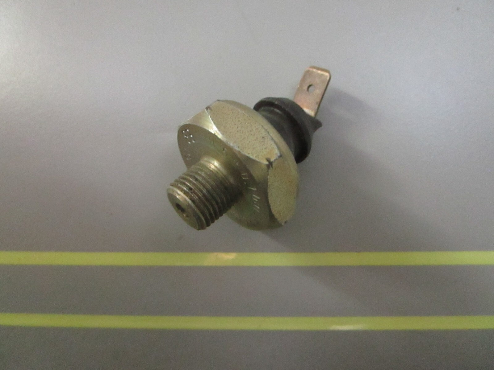 *NEW OEM* 0810 Volvo Penta Oil Pressure Sensor 1324750