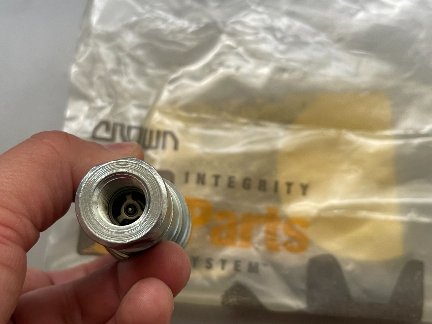 *NEW OEM* 0720 Crown Coupler 088839