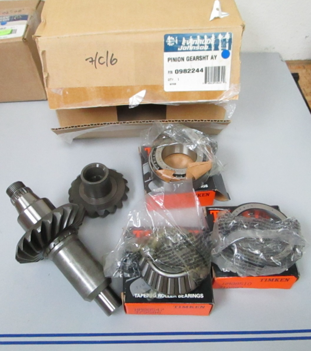 *NEW OEM* 0720 OMC Johnson Evinrude Ball Gear Shaft & Pinion Ay 982244 0982244
