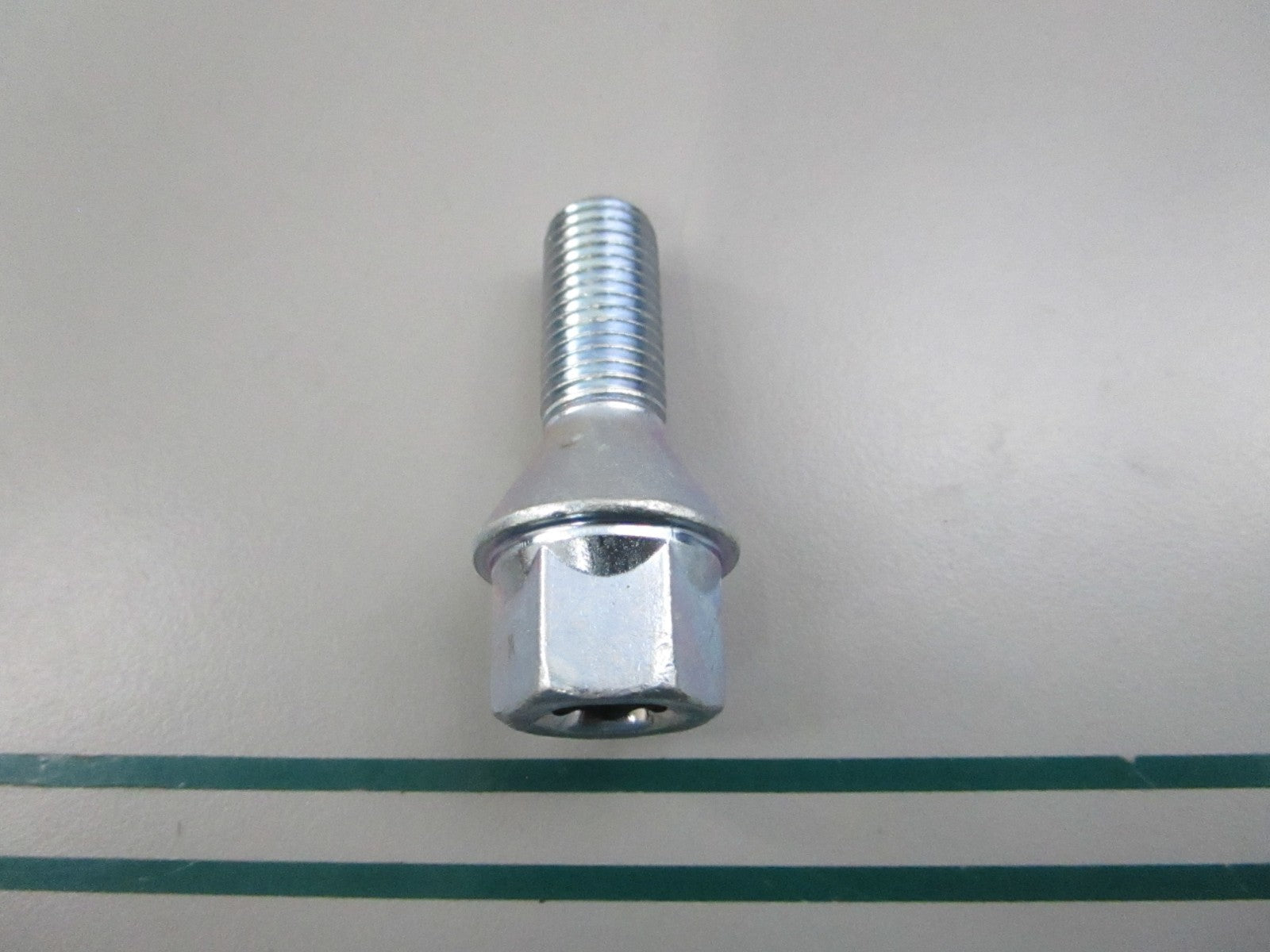 NEW OEM 1264010670 Mercedes-Benz Lug Bolt 0810