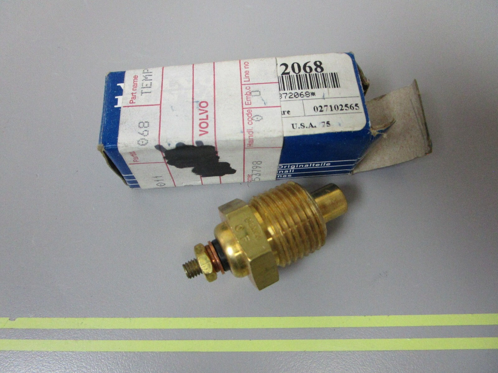 *NEW OEM* 0810 Volvo Penta Temperature Sensor 872068