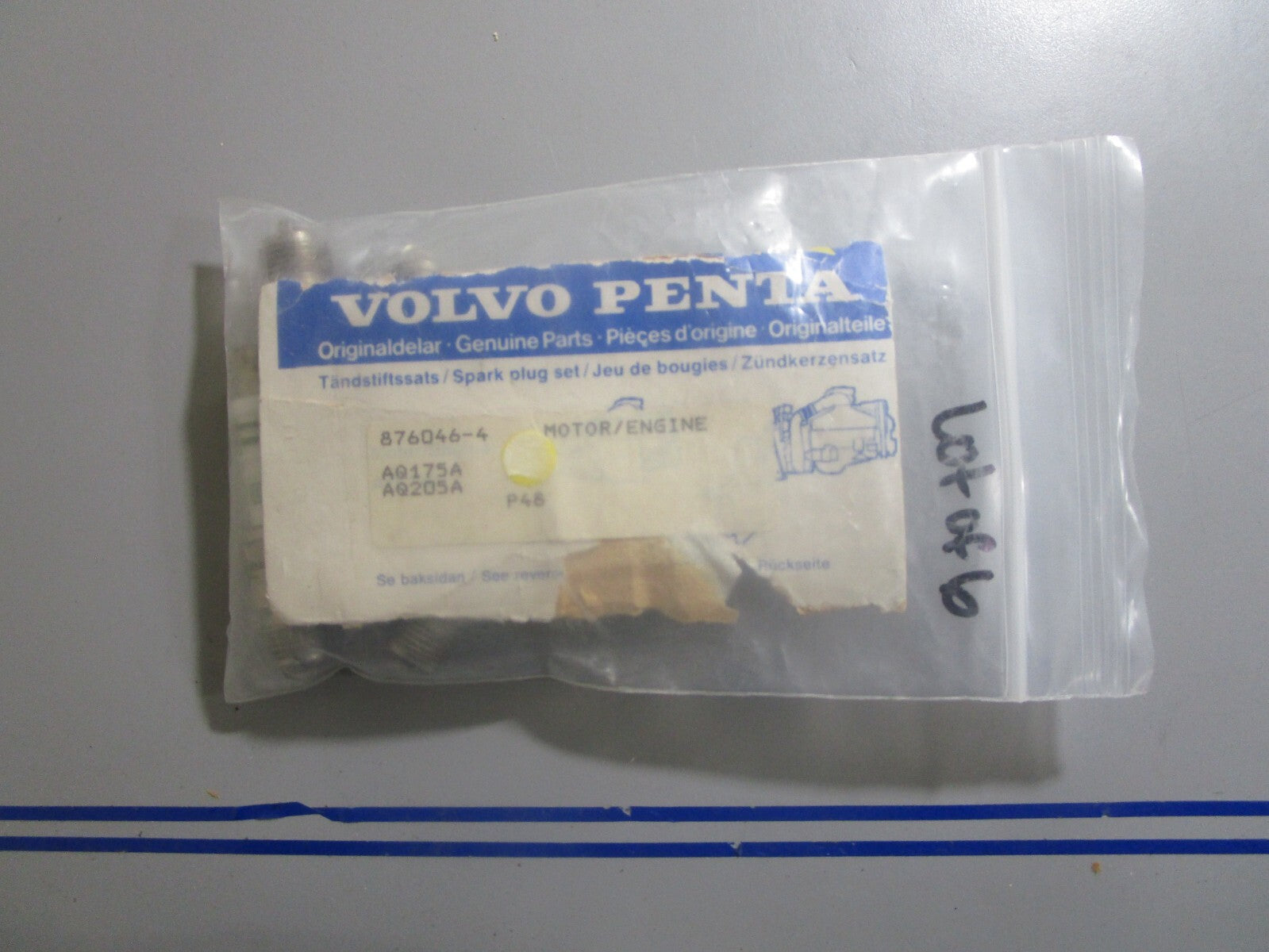 *NEW OEM* (LOT OF 6) 0810 Volvo Penta Spark Plug Set 876046-4 876046