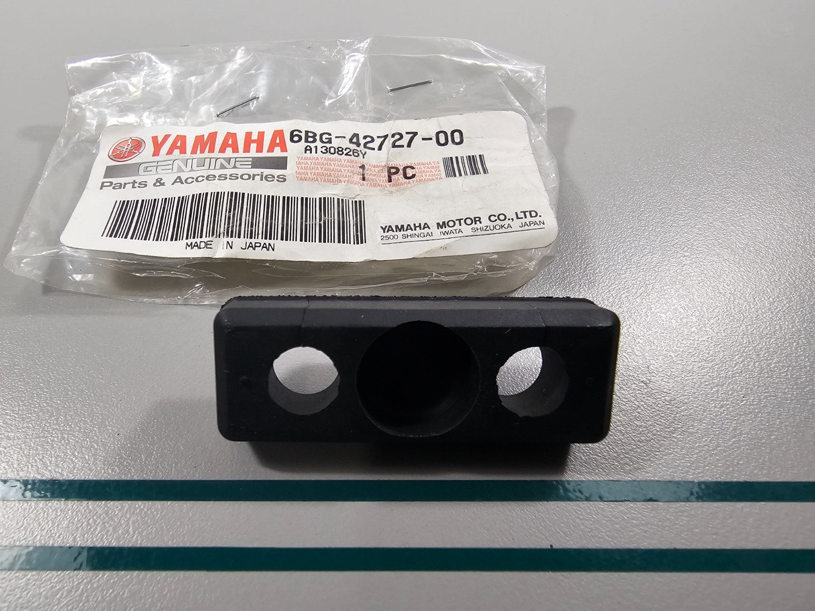 NEW OEM 6BG-42727-00-00 Yamaha Grommet 0810