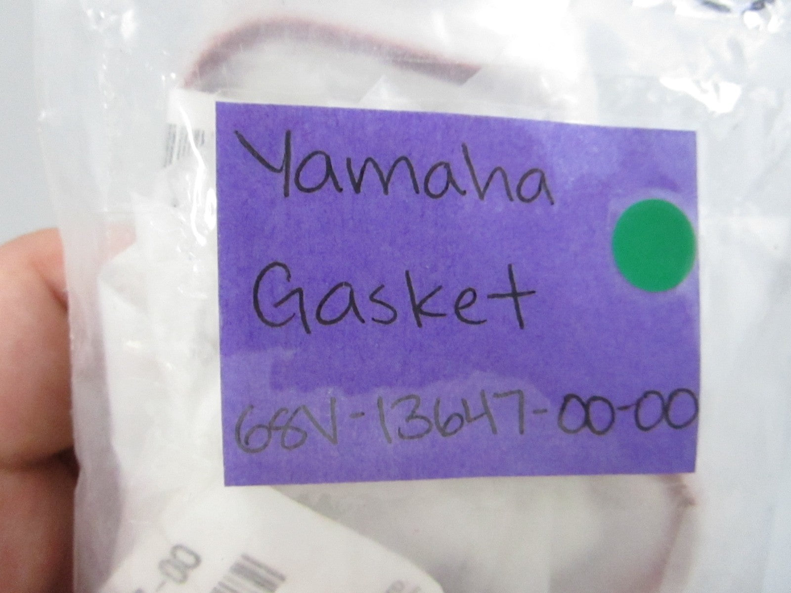 NEW OEM 68V-13647-00-00 Yamaha Gasket 0810