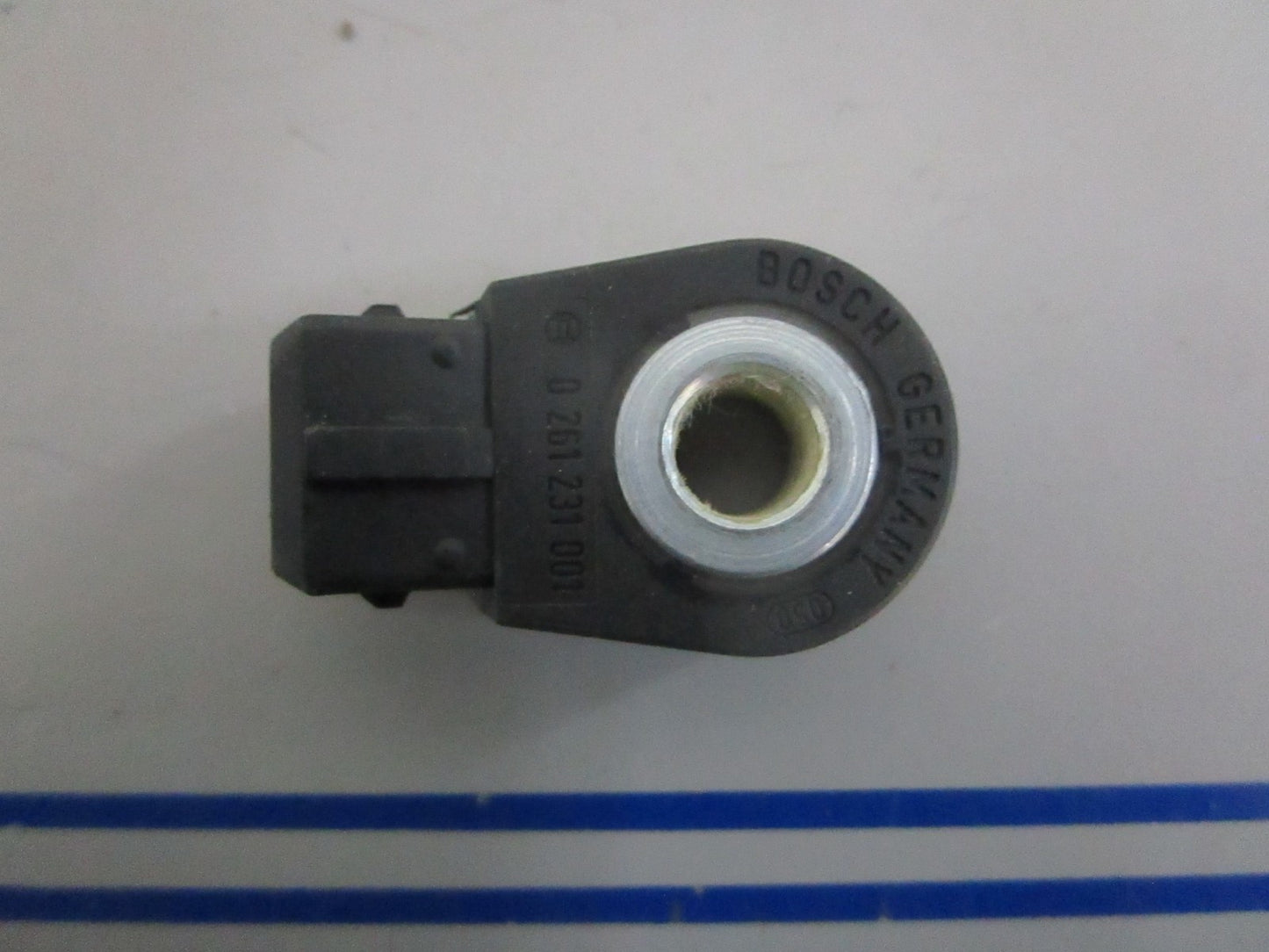 NEW OEM 0261231001 Bosch Knock Sensor 0820