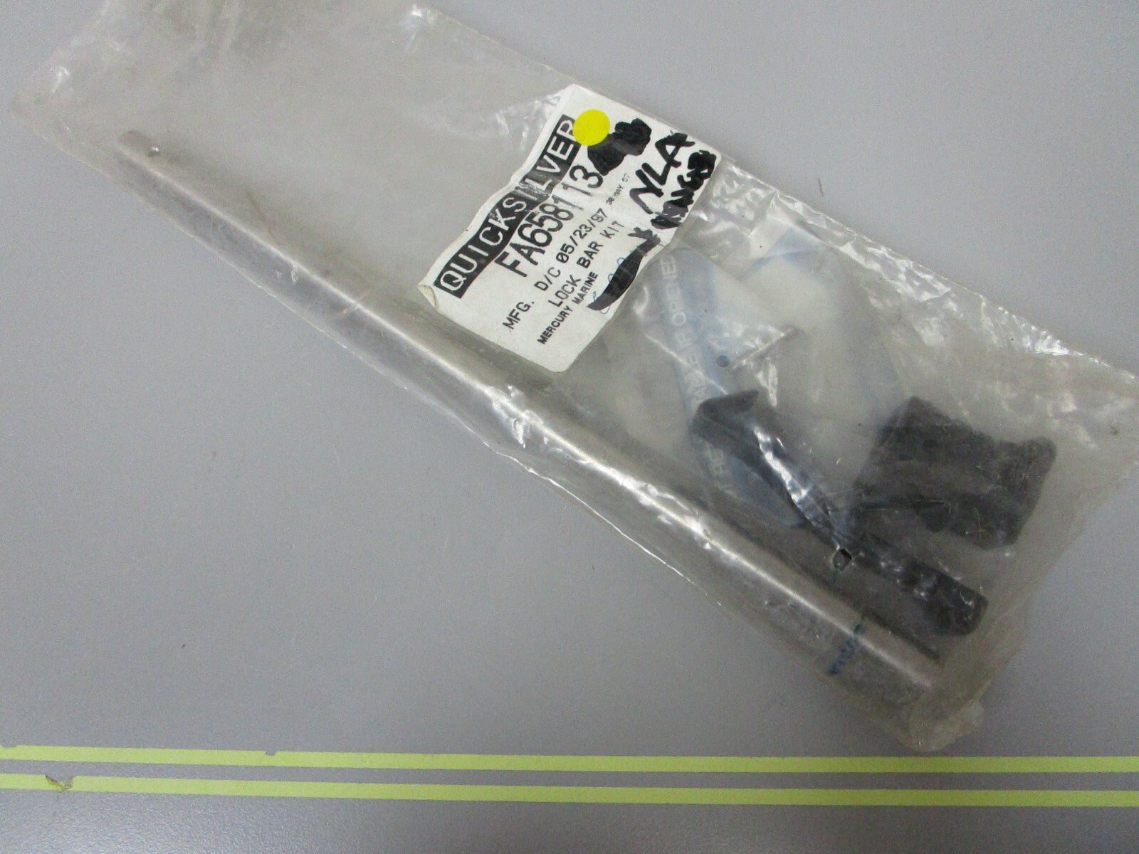 *NEW OEM* 0810 Mercury Quicksilver Lock Bar Kit FA658113
