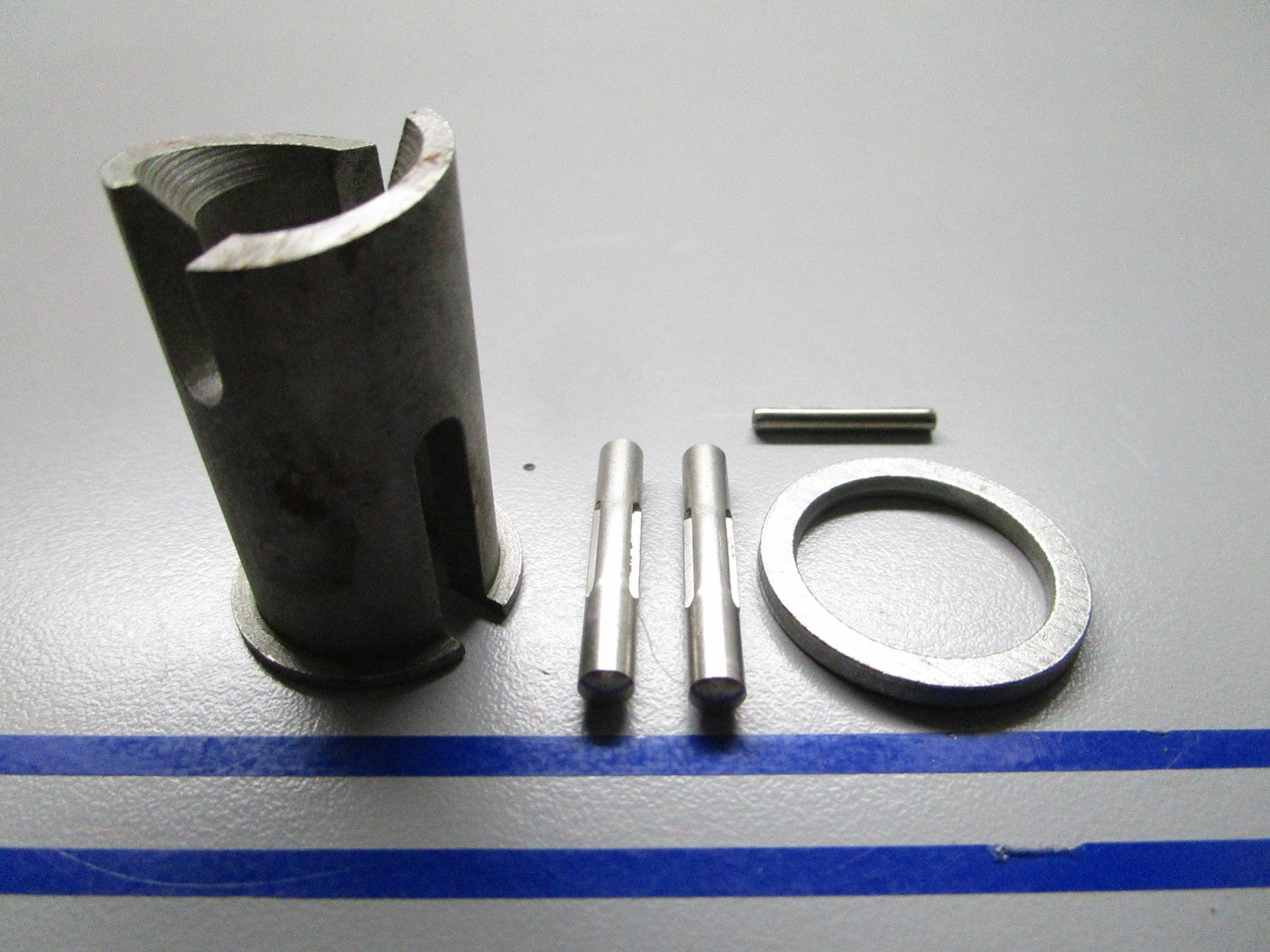 *NEW OEM* 0810 OMC Johnson Evinrude Driveshaft Coupler 382394 0382394