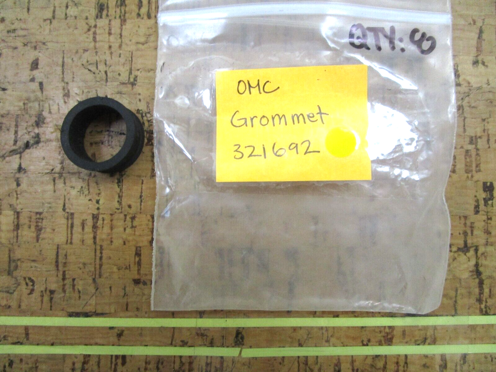 *NEW OEM* 0750 OMC Johnson Evinrude GROMMET 321692 0321692
