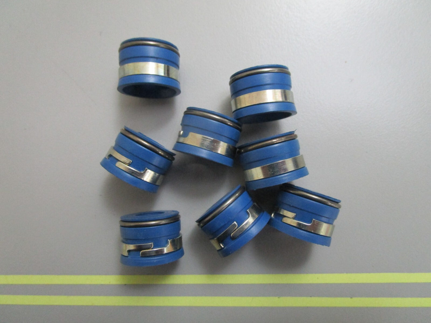 *NEW* (LOT OF 8) 0810 Fel-Pro Stem Seal 8-70817B Replaces: 3853226