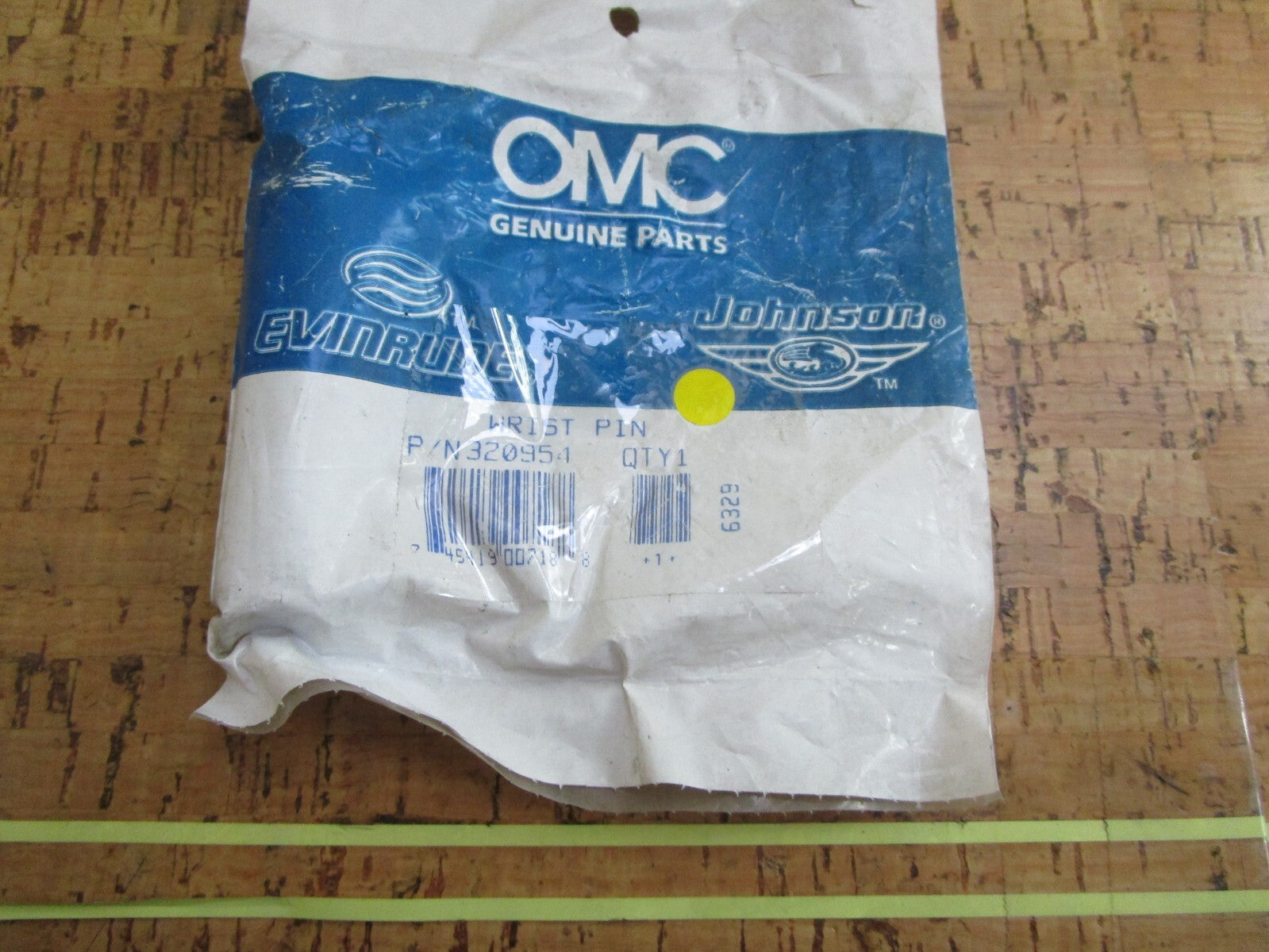 *NEW OEM* 0810 OMC Johnson Evinrude Wrist Pin 320954 0320594