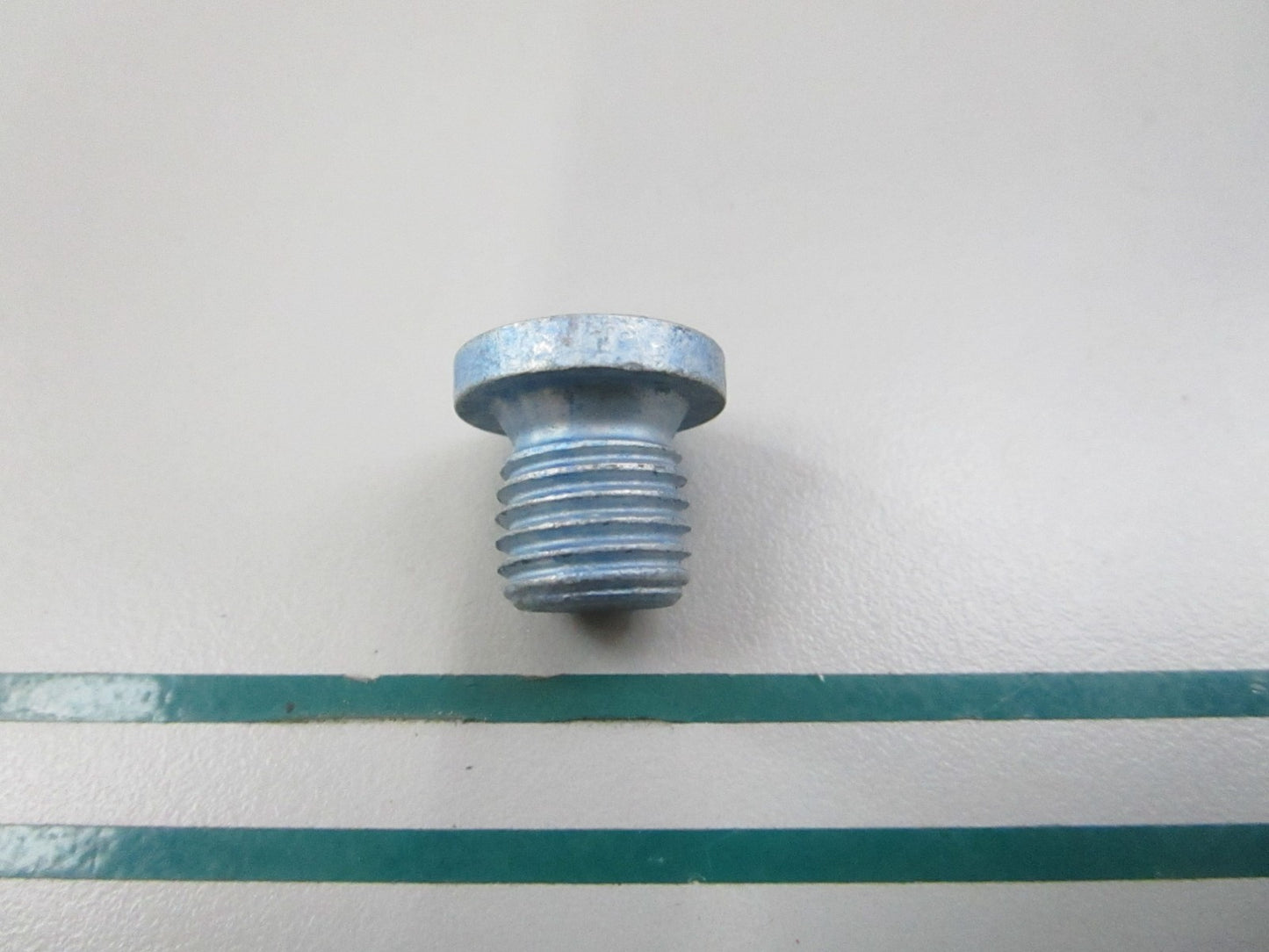 NEW OEM 000908012009 Mercedes-Benz Drain Plug 0810