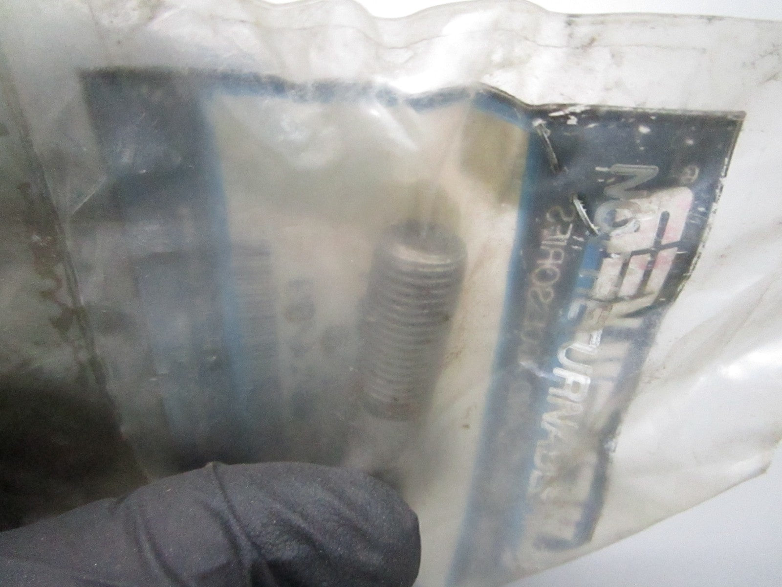 *NEW OEM* 0810 Mercury Quicksilver Stud 16-34521