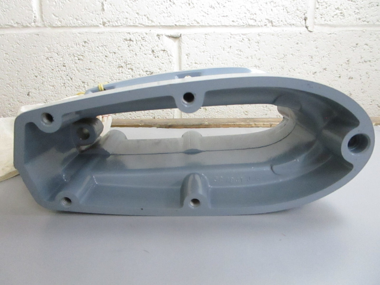*NEW OEM* 0820 OMC Johnson Evinrude Gearcase Extender Assy 392967 0392967