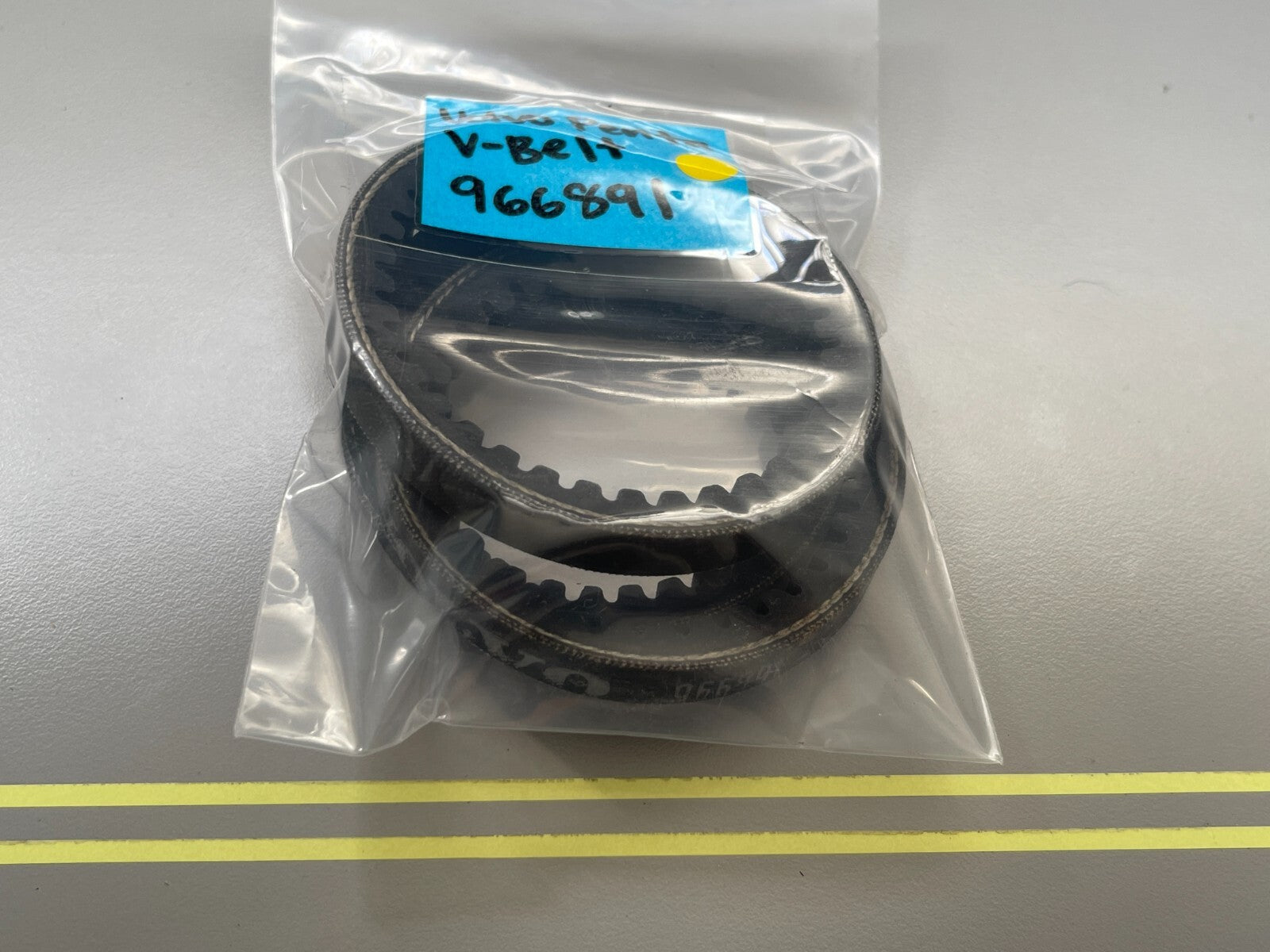 *NEW OEM* 0810 Volvo Penta V-Belt 966891