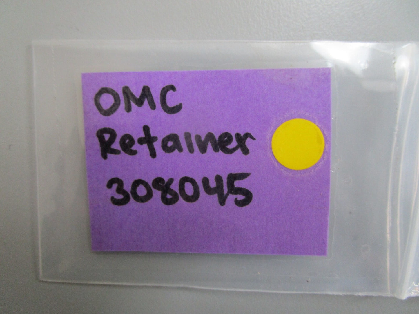 *NEW OEM* 0820 OMC Johnson Evinrude Retainer 308045 0308045
