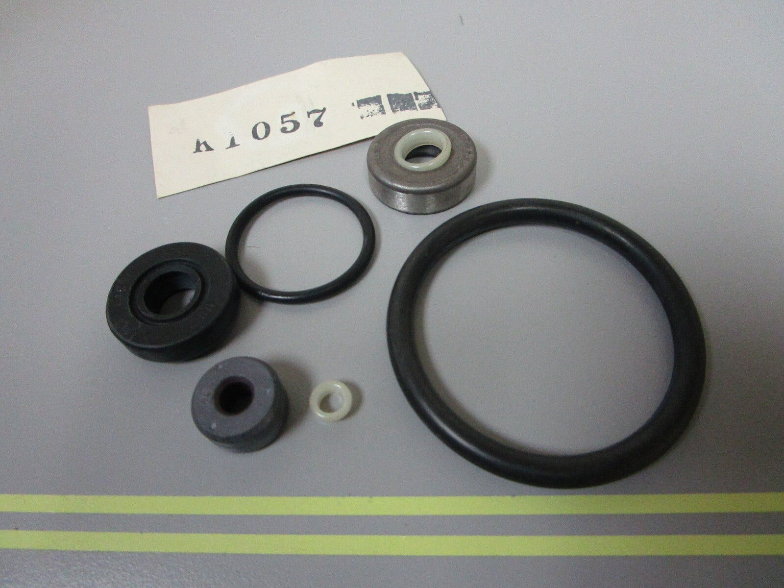 *NEW OEM* 0810 Mercury Quicksilver Seal Kit FK1057