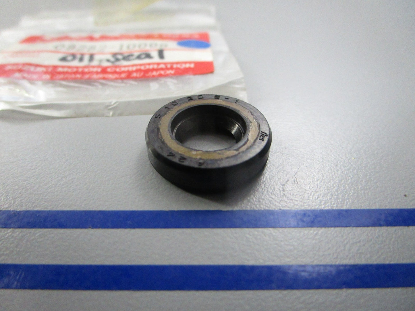 NEW OEM 09282-10009 Suzuki Oil Seal 0810