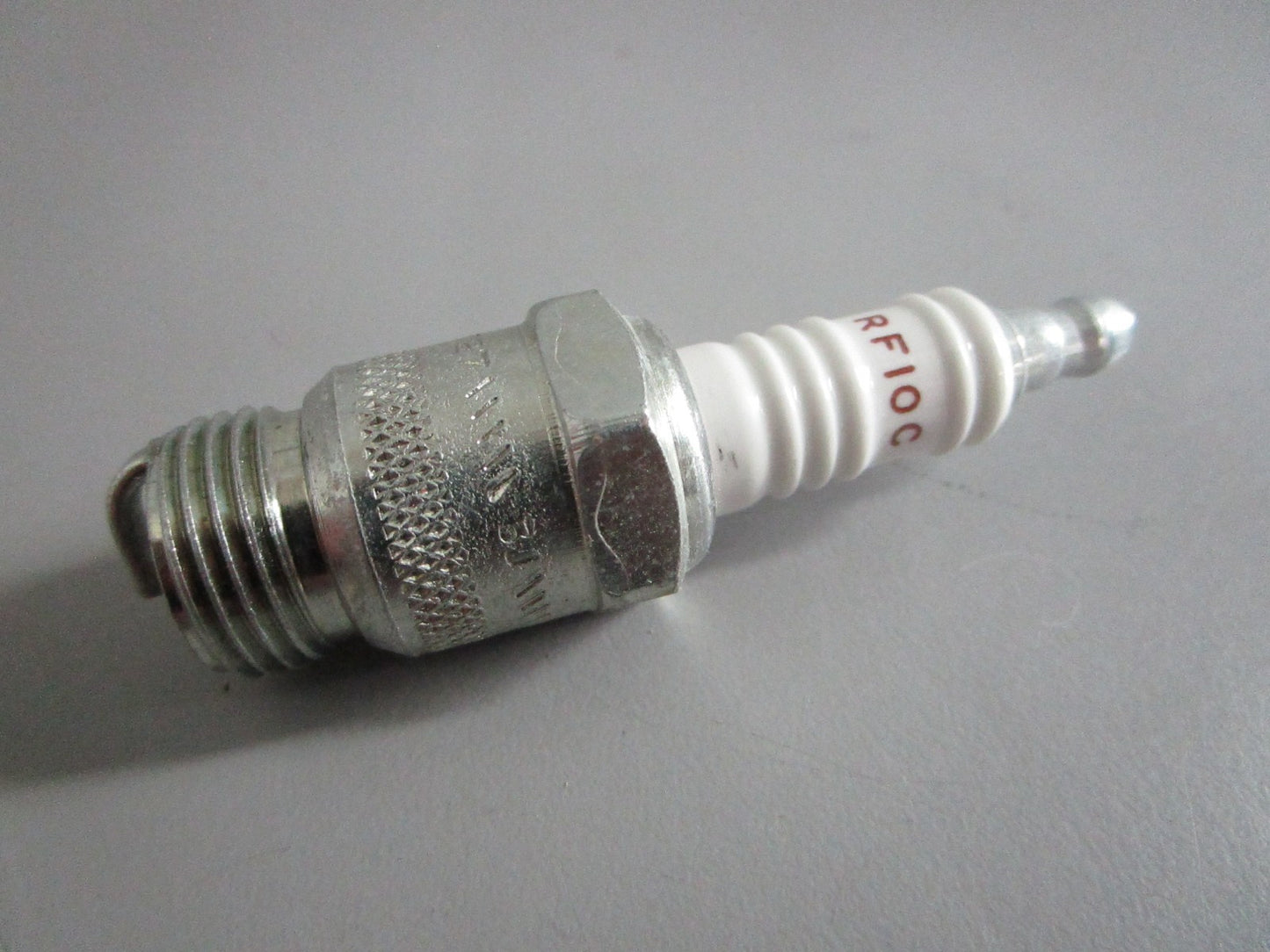NEW OEM (LOT OF 8) RF10C Champion Spark Plug 0820