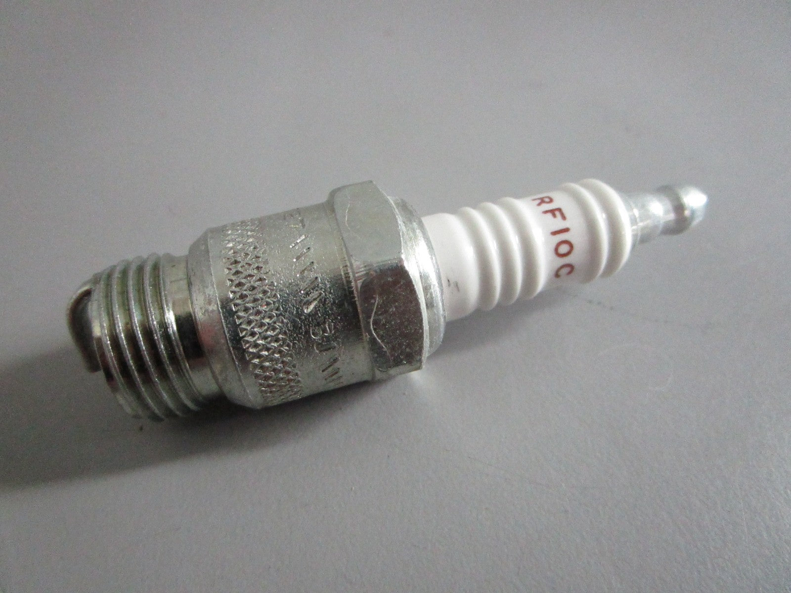 NEW OEM (LOT OF 8) RF10C Champion Spark Plug 0820