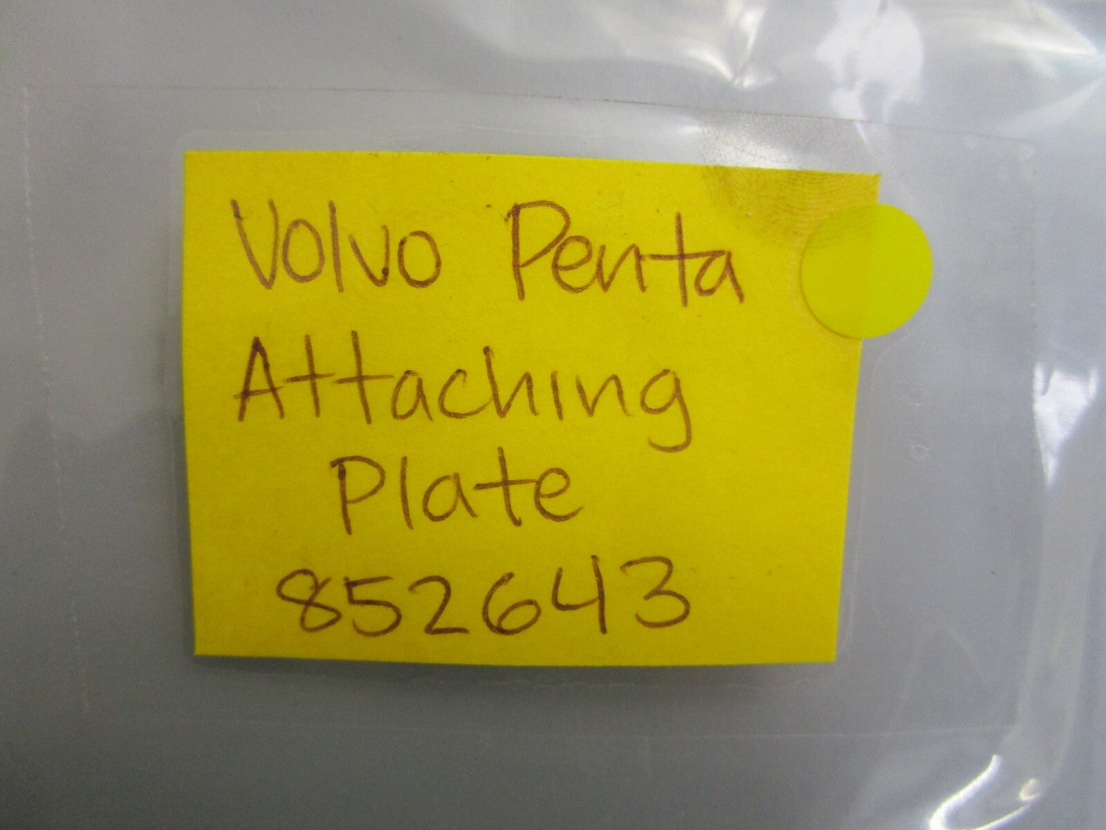 *NEW OEM* 0810 Volvo Penta Attaching Plate 852643