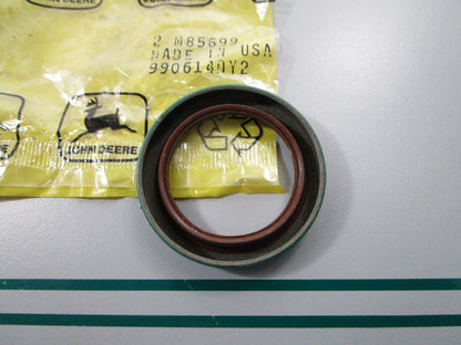 NEW OEM M85699 John Deere Seal  0810
