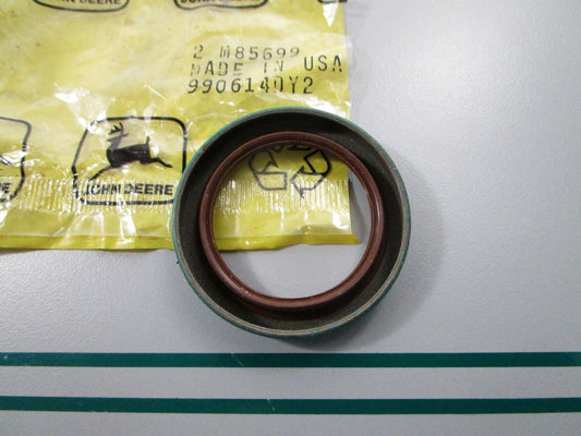 NEW OEM M85699 John Deere Seal  0810