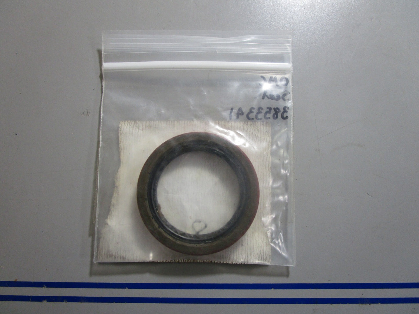 *NEW OEM* 0810 OMC Johnson Evinrude Seal 3853341