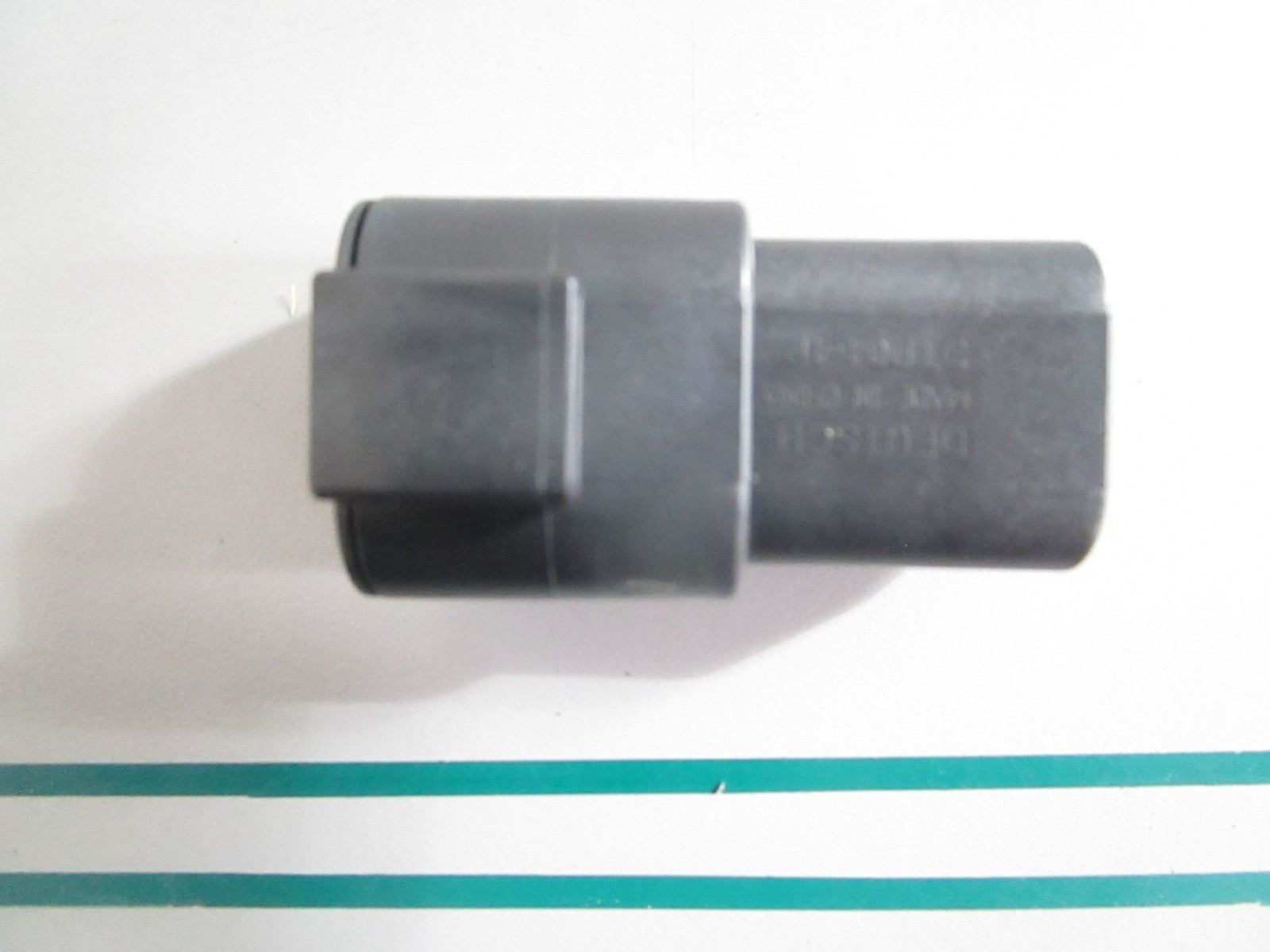 NEW OEM 72604-01BK Harley-Davidson 4-Wy Black Pin Housing 0820