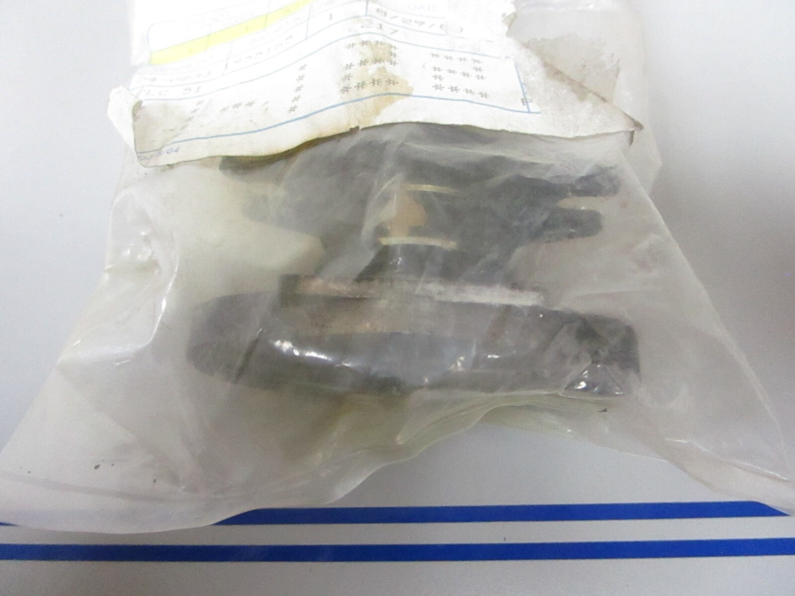 *NEW OEM* 0720 OMC Johnson Evinrude Lower Rubber Mount 377964 0377964