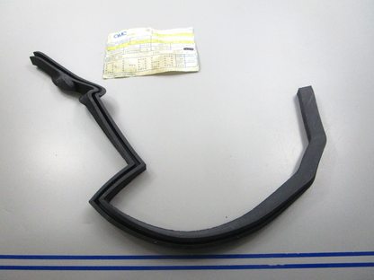 NEW OEM 335499 0335499 OMC Johnson Evinrude Lower Cover Seal 0810