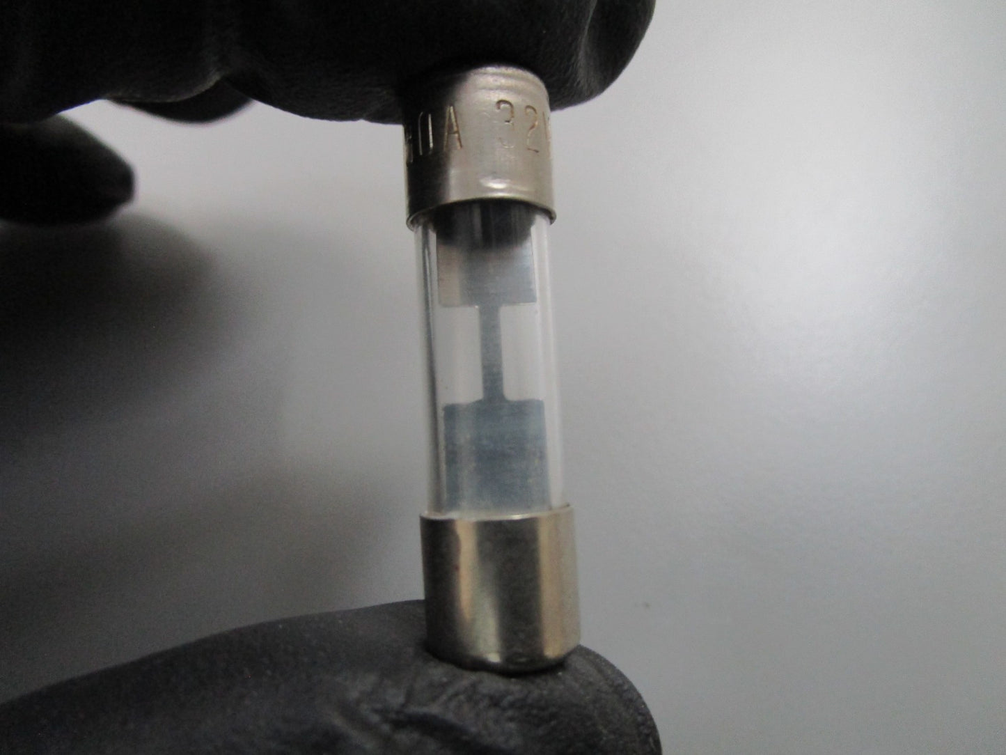 *NEW OEM* 0810 Volvo Penta Fuse 850905