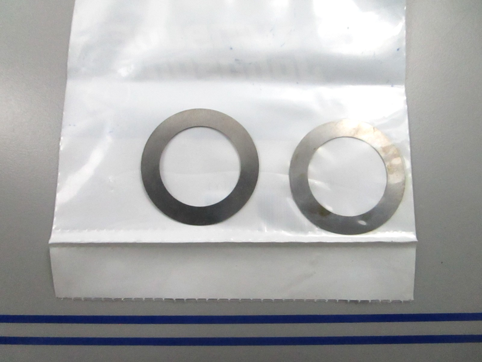*NEW OEM* (LOT OF 2) 0810 OMC Johnson Evinrude Shim 313220 0313220