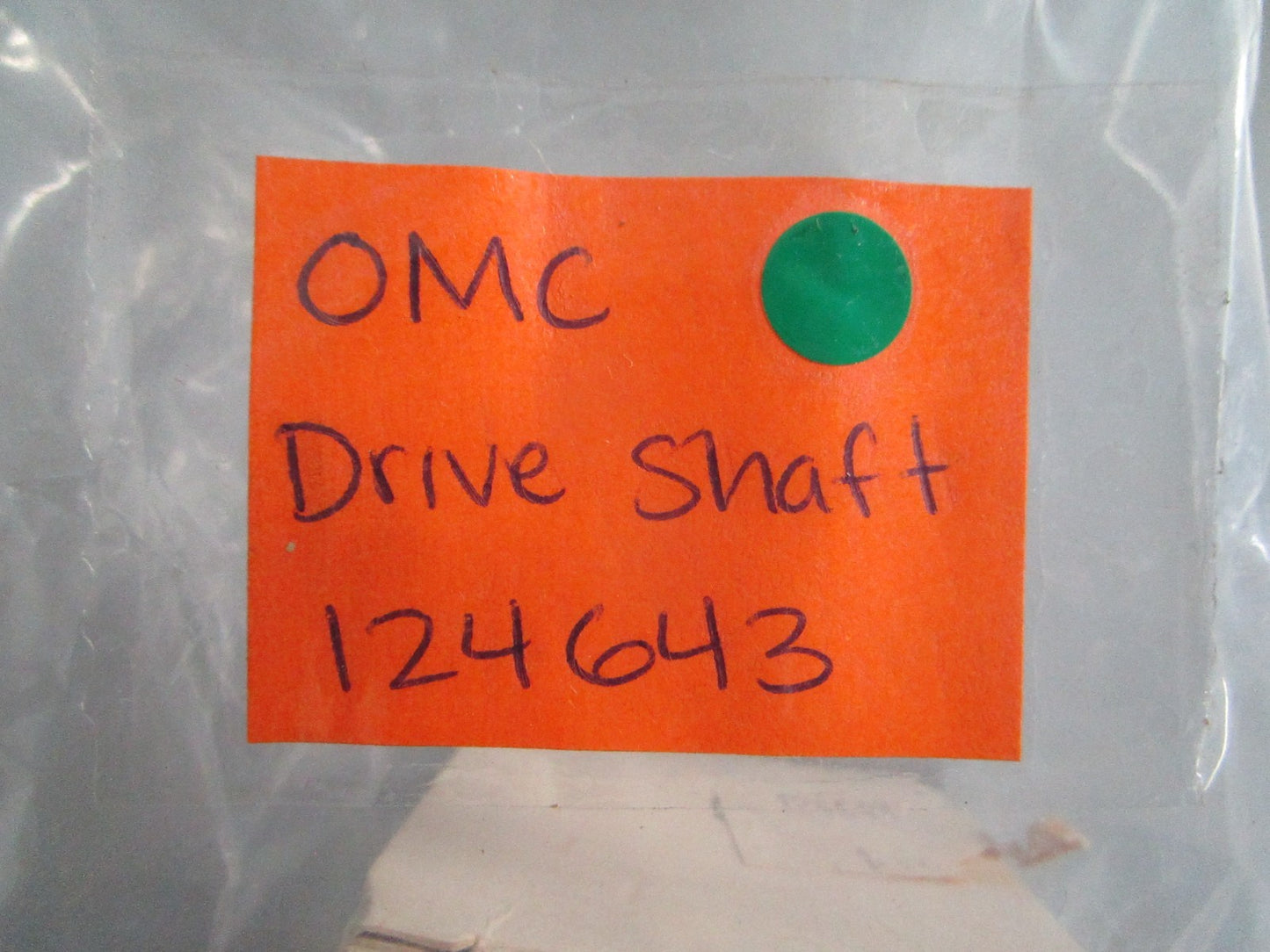 NEW OEM 124643 0124643 OMC Johnson Evinrude Drive Shaft 0820
