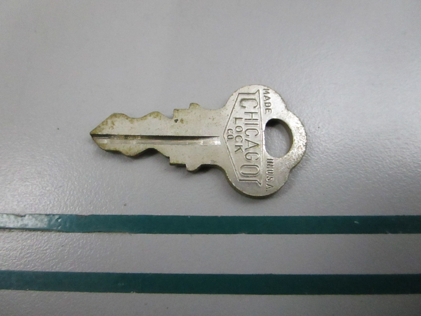 NEW OEM 501572 0501572 OMC Johnson Evinrude KF57 Ignition Key 0810